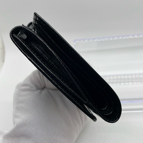 EUC GUCCI BLACK PATENT LEATHER MEDIUM WALLET AUTHENTICATED! - Picture 13 of 16
